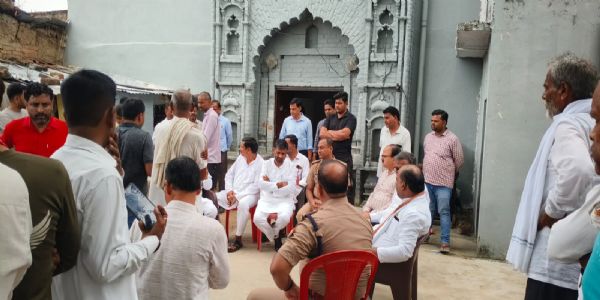 बंदी की हत्या में दोषियों पर रिपोर्ट दर्ज न होने से परिजन नहीं कर रहे शव का अंतिम संस्कार