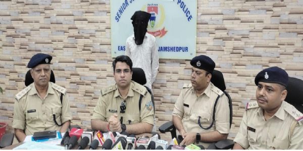 हथियार के साथ एक आरोपित गिरफ्तार