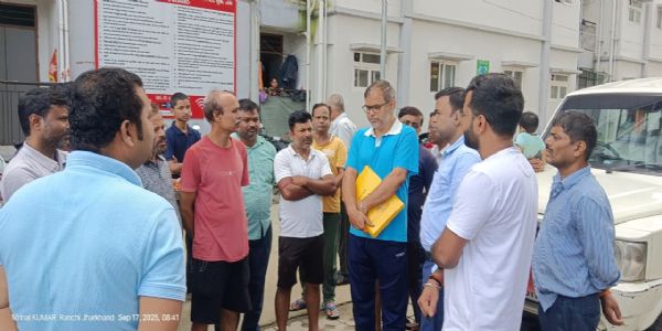 निगम प्रशासक ने लाइट हाउस परियोजना का किया निरीक्षण