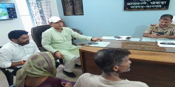 धर्म परिवर्तन को लेकर खेकड़ा थाने पहुंचकर लोनी विधायक ने किया हंगामा