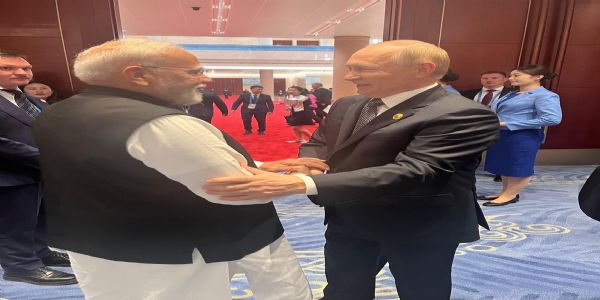 पुतिन ने प्रधानमंत्री मोदी को फोन कर दी बधाई