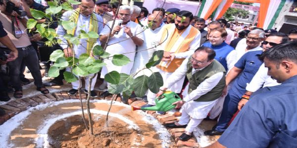 रोहतक में नमो वन का उद्घाटन: जेपी नड्डा और मुख्यमंत्री सैनी ने 10 हजार पौधे रोपकर लिया पर्यावरण संरक्षण का संकल्प