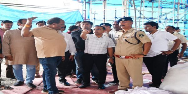 कलेक्टर व पुलिस अधीक्षक ने दुर्गा पूजा उत्सव की तैयारियों का ल‍िया जायजा