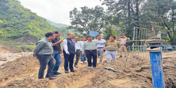 क्षतिग्रस्त पेयजल लाइनों को जल्द से जल्द दुरुस्त करें: शैलेश बगोली