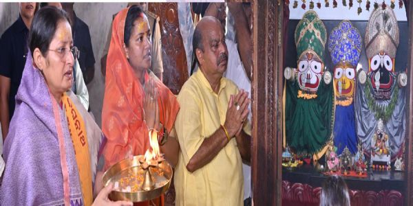 रायपुर : केंद्रीय मंत्री अन्नपूर्णा देवी ने रायपुर में भगवान जगन्नाथ का किया दर्शन