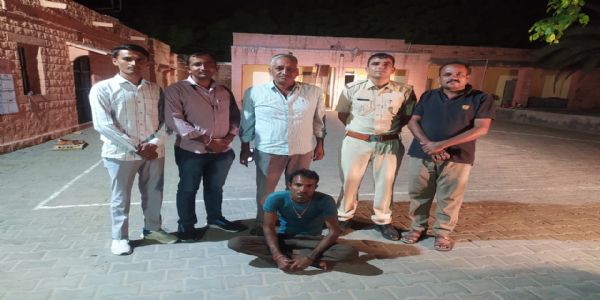 दुष्कर्म एवं पोक्सो एक्ट में फरार इनामी गिरफ्तार
