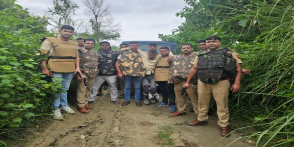 गोरखपुर में छात्र दीपक की हत्या में फरार तीन आरोपित मुठभेड़ में गिरफ्तार, एक गाेली लगने से घायल