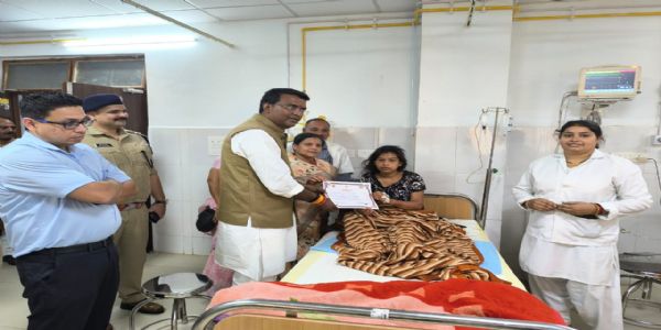 अनूपपुर: प्रभारी मंत्री ने स्वस्थ नारी सशक्त परिवार एवं पोषण प्रदर्शनी का किया निरीक्षण