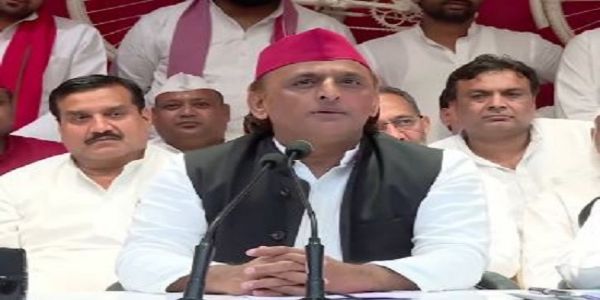 चुनाव आयोग बना जुगाड़ आयोग : अखिलेश यादव