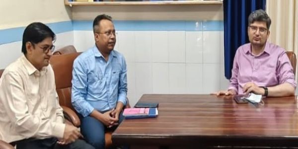 डीएम बोलेः स्वास्थ्य सुविधाओं में लापरवाही बर्दाश्त नही