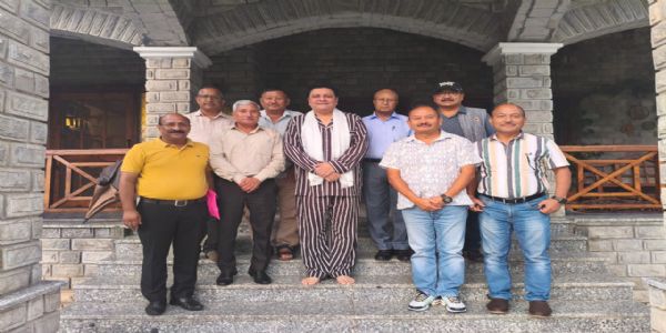 फुटबॉल टूर्नामेंट समिति का प्रतिनिधिमंडल विधायक सुधीर शर्मा से मिला