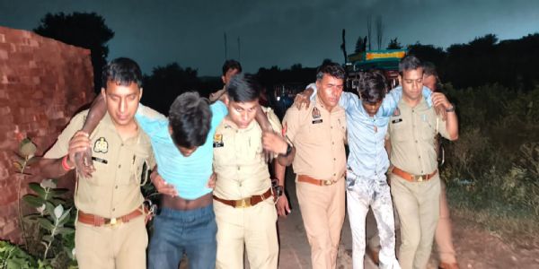 मुठभेड़ में दो शातिर अभियुक्त गिरफ्तार, गोली लगी