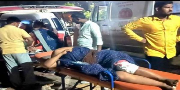 महाराष्ट्र के बुलढाणा में ट्रक और कार के बीच टक्कर में 4 की मौत