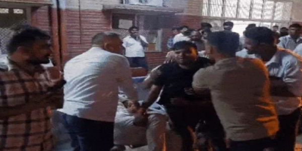 एनएसजी कमांडो और साथियों ने शराब ठेका संचालक पर किया हमला, मौत के बाद परिजनों का हंगामा