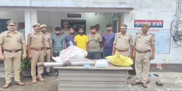 अमेठी पुलिस ने पांच शातिर चोराें काे किया गिरफ्तार, नकदी व सामान बरामद
