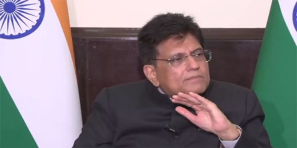 प्रेस को संबोधित करते हुए वाणिज्‍य मंत्री पीयूष गोयल