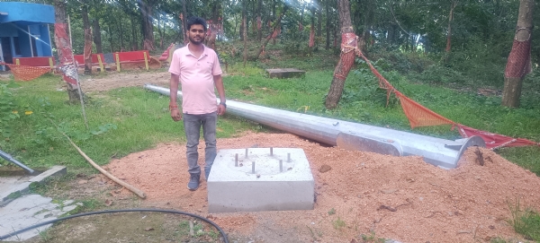 लेंबोईया पहाड़ी में लगाया जा रहा लाइट