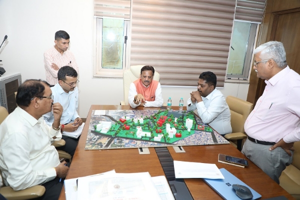 उप मुख्यमंत्री ने की मेडिकल कॉलेज जबलपुर एवं ग्वालियर के उन्नयन की योजनाओं की विस्तृत समीक्षा की