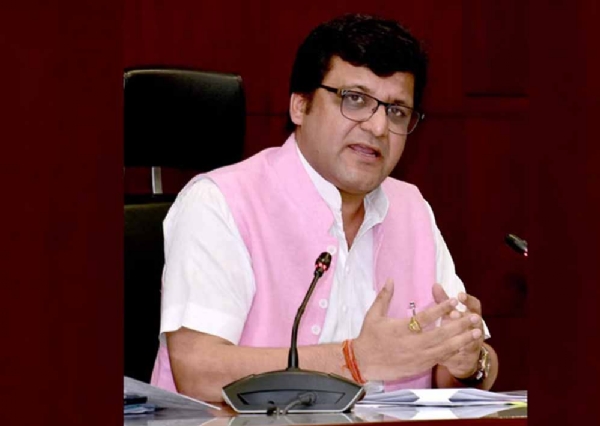आबकारी मंत्री नितिन अग्रवाल