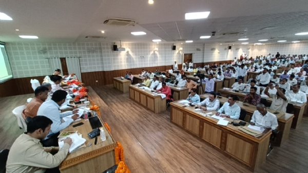 जिला विकास समन्वय एंव अनुश्रवण समिति (दिशा) की बैठक*