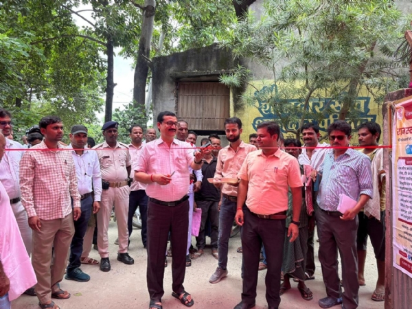 राजस्व महाभियान के अंतर्गत कल्याणपुर अंचल के मुकतापुर पंचायत में प्रथम शिविर का आयोजन