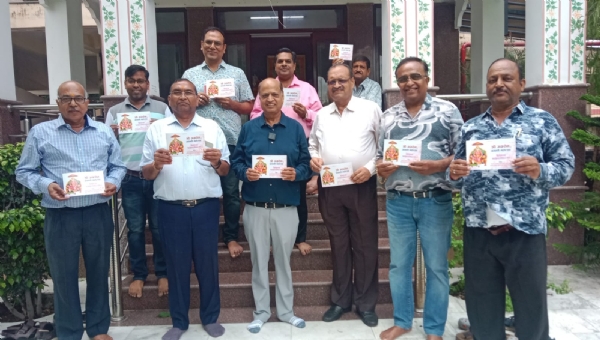 भगवान गणेश व अग्रसेन जी को निमंत्रण पत्रिका अर्पित
