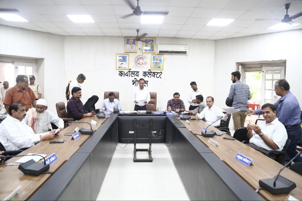 जनसुनवाई में अधिकारियों ने सुनी आवेदकों की समस्याएं