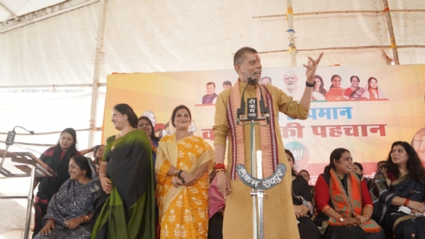 भाजपा प्रदेशाध्यक्ष किरण देव सभा को संबोधित करते हुए