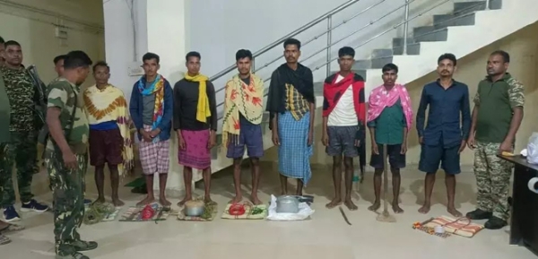 थाना जांगला से गिरफ्तार  8 नक्सली