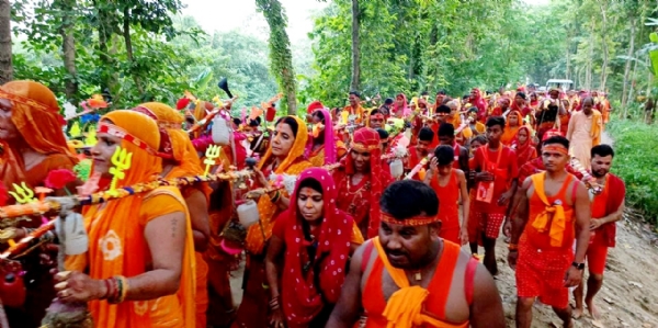 देवापुर से निकला कांवरिया का जत्था