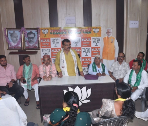 बैठक को संबोधित करते प्रकाश पाल