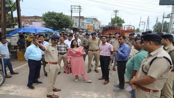 कलेक्टर, एसएसपी एवं नगर निगम आयुक्त ने लिया जायजा