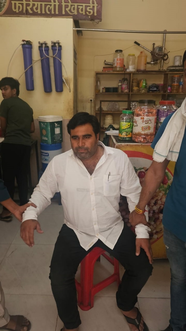ग्राम पंचायत सचिव दस हजार की रिश्वत लेते पकड़ाया