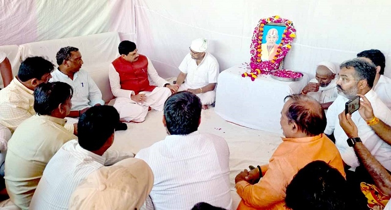 मुख्यमंत्री ने स्व. जनक सिंह के निधन पर श्रद्धांजलि अर्पित की