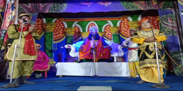 रामलीला मैदान में हुआ रावण जन्म और राम जन्म का मंचन