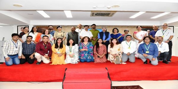 नुक्कड़ नाटक के माध्यम से समझाया स्वच्छता का महत्व