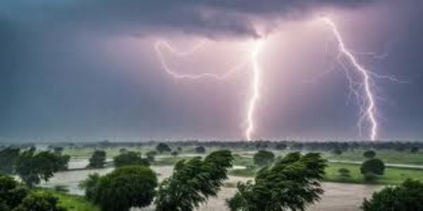 छत्तीसगढ़ के 16 जिलों में गरज - चमक के साथ बिजली गिरने का अलर्ट जारी