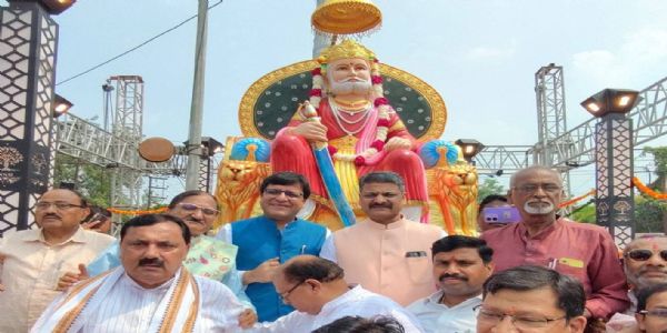 मुरादाबाद में महाराजा अग्रसेन और महाराजा शूरसेन की प्रतिमाओं का लोकार्पण