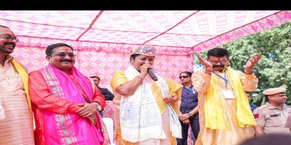 नवरात्रि पर आध्यात्मिक ऊर्जा के साथ बचत उत्सव की साक्षी बन रही है दिल्ली : रेखा गुप्ता