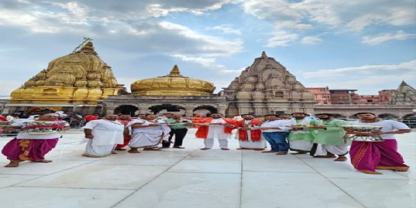 कलश स्थापना के साथ काशी विश्वनाथ धाम में शुरू हुई शक्ति की आराधना