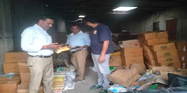 खाद्य सुरक्षा टीम ने ढाई हजार किलो अवधिपार खाद्य सामग्री सीज की