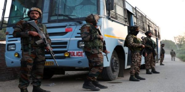 हथियारबंद आतंकवादी देखे जाने के बाद कठुआ के द्रगाल गाँव में बड़े पैमाने पर आतंकवाद विरोधी अभियान शुरू