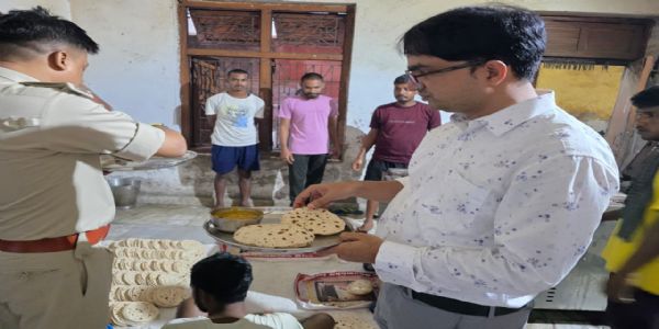 जेल पहुंचे डीसी, खाने से लेकर रख-रखाव तक का किया निरीक्षण