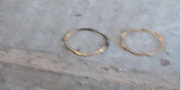 चूड़ी दिखाकर सोने की अंगूठियां ठग ले गए बदमाश
