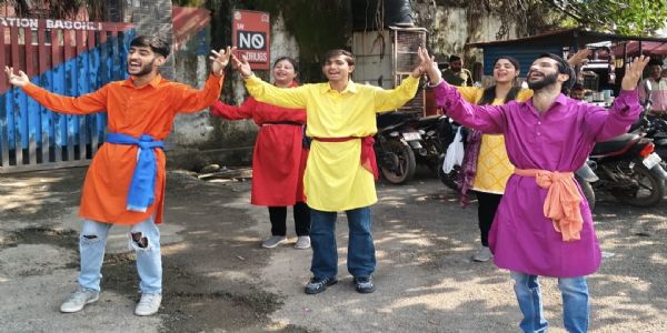 बसहोली उत्सव-2025 में नटरंग ने प्रस्तुत किया नाटक मेरी विरासत मेरा गर्व