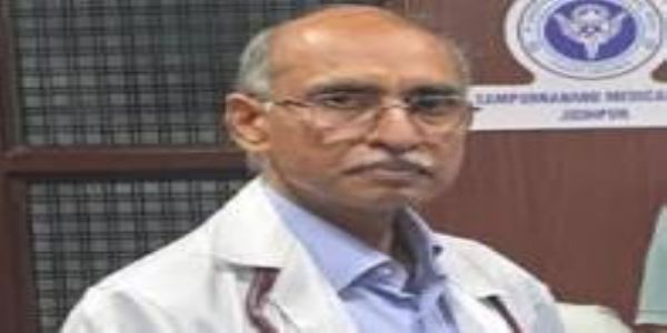 एमजी अस्‍पताल अधीक्षक मनुज साहित्य सम्मान से सम्मानित