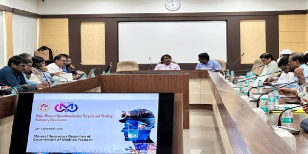 मध्य प्रदेश में नीलाम किये गये मुख्य खनिज ब्लॉक में खनन संक्रियाएँ प्रारंभ किये जाने की समीक्षा