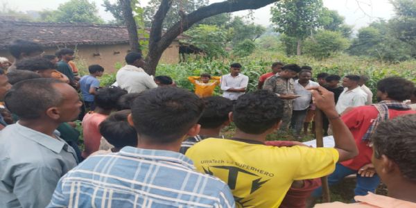 पत्नी ने दरवाजा नहीं खोला तो पति ने की खुदकुशी