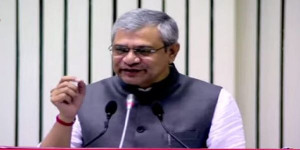 राष्ट्रीय फिल्म पुरस्कार को संबोधित करते हुए अश्विनी वैष्णव