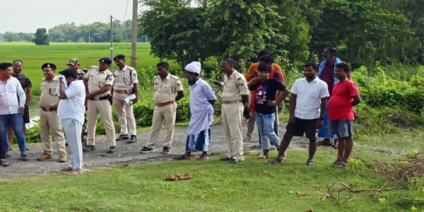 मवेशी चोरी के दौरान गोली मारकर पशुपालक की हत्या,ग्रामीणों में आक्रोश